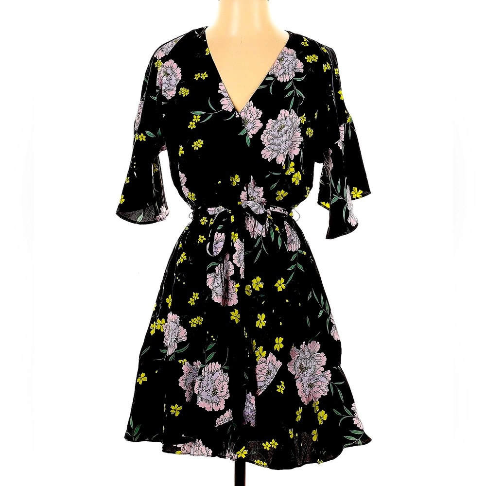 cupcakes & cashmere Black Floral Dress